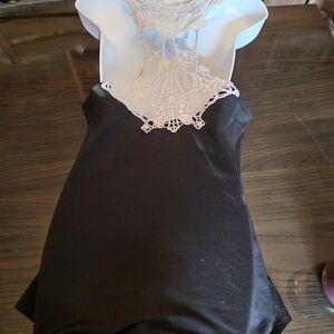 Teenage Runaway Black Tanktop With Skull Accent On Back Size Xl